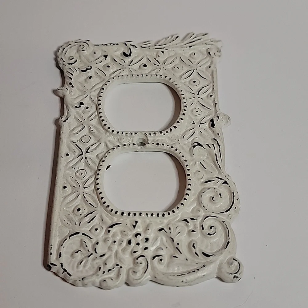 Two Outlet Covers - Picture 4 of 5